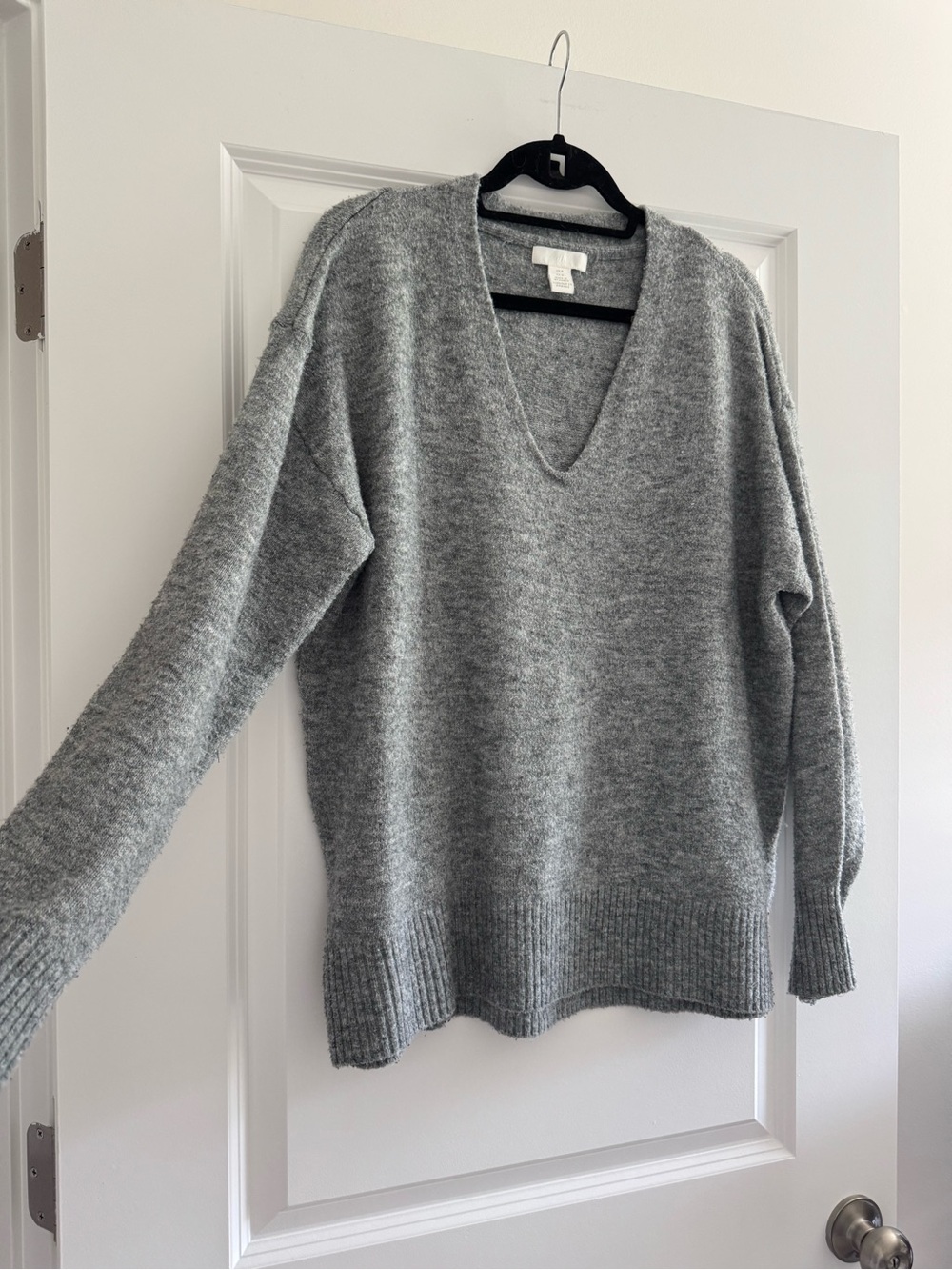 H&M Light Gray V-Neck Women's Sweater